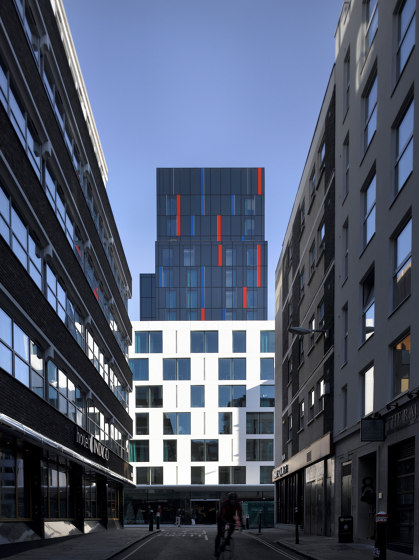 Corian® | Exterior Façade Motel One London | Systèmes de façade | Rosskopf + Partner