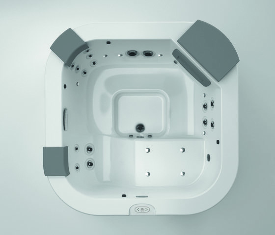 Delfi | Whirlpools | Jacuzzi®