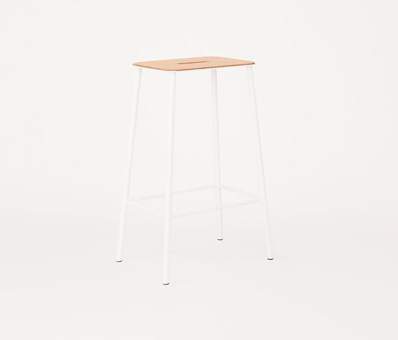 Adam stool H65 matt white | Taburetes de bar | Frama
