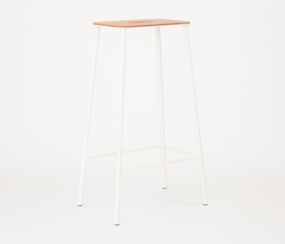 Adam stool H76 matt white | Taburetes de bar | Frama