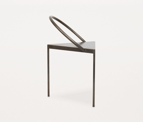 Triangolo Chair Stained Black | Sedie | Frama