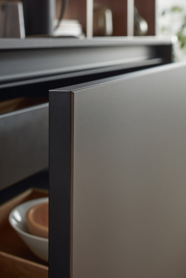 NX 870 FENIX mocha brown fine matt AFP | Fitted kitchens | next125