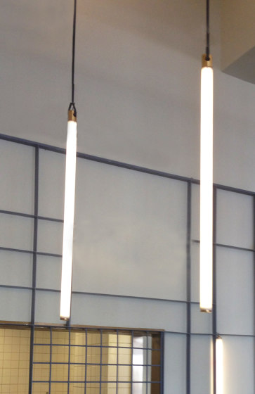 Light Object 017 - LED light, ceiling, natural brass finish | Lámparas de suspensión | Naama Hofman Light Objects