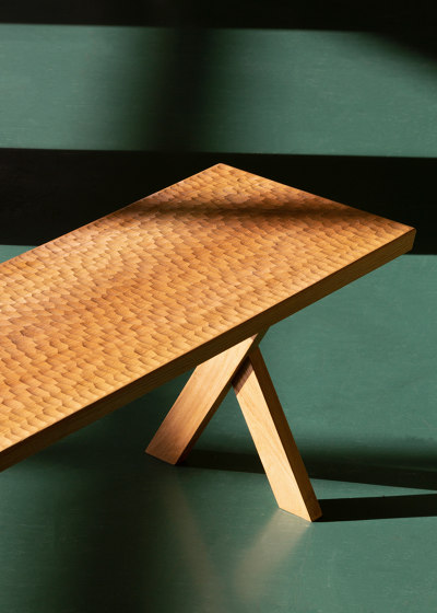 Touch Bench with wood legs | Sitzbänke | Zanat