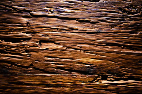 Chopped Wood Lärche geräuchert | Holz Furniere | VD Holz in Form