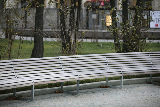 portiqoa | curved Park bench with backrest | Benches | mmcité
