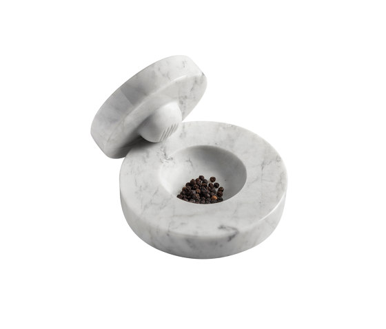 Table Mortar Bianco Carrara | Sel & Poivre | Hem Design Studio