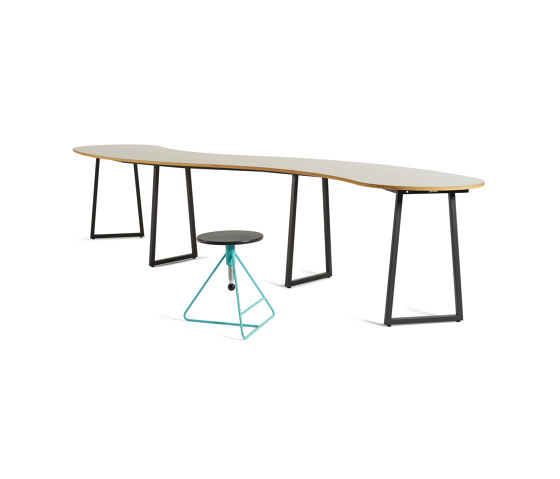 Buggy Snake table | Tables hautes | Lande