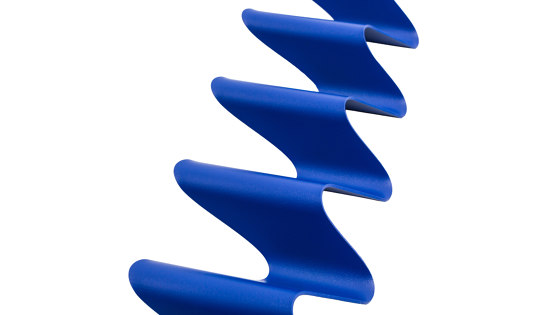 Ripple Coat Hanger Ultramarine blue | Barre attaccapanni | Hem Design Studio