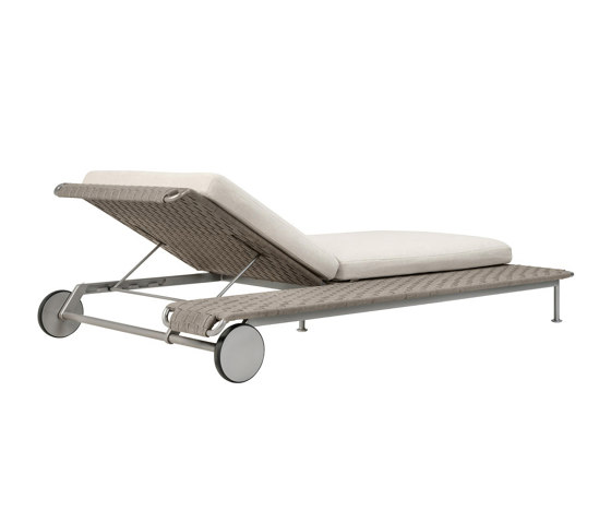 GINA CHAISE LOUNGE WITH SIDE TABLE | Sun loungers | JANUS et Cie