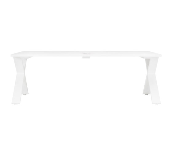 GET-TOGETHER TABLE 221 WITH UMBRELLA HOLE | Dining tables | JANUS et Cie