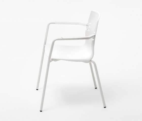 Mia armchair 3250 | Chairs | Mara