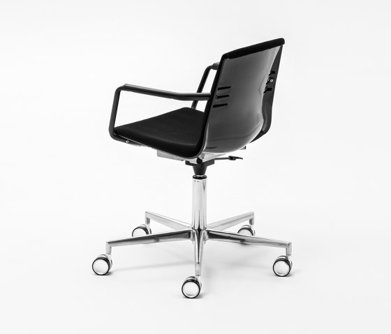 Mia Swivel chair 3300 | Bürodrehstühle | Mara