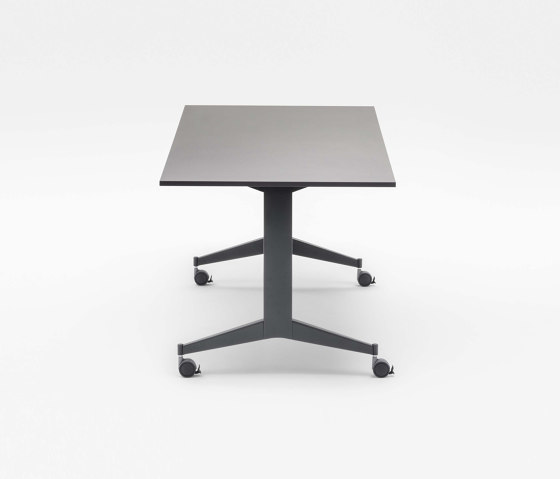 Timmy Tilting 215R | Contract tables | Mara