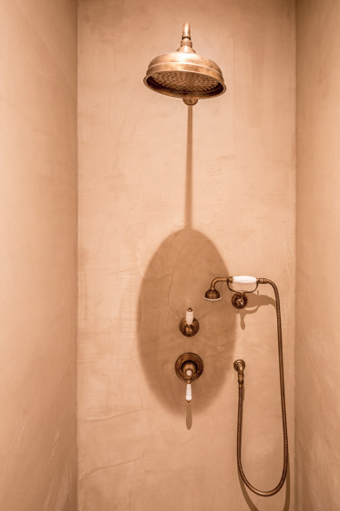 Concealed manual shower valve with handset 130mm shower rose | Rubinetteria doccia | Kenny & Mason