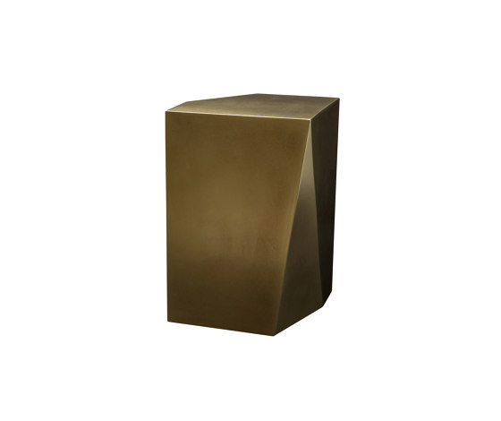 Offcut #01 | Side Table | Mesas auxiliares | Metal Interior
