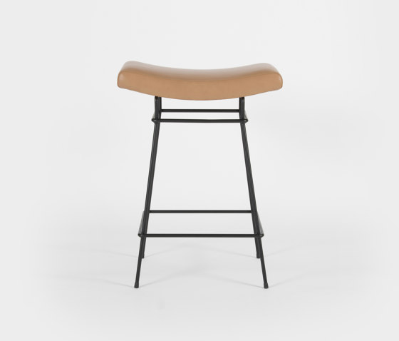 Bienal - Counter/Almond | Sedie bancone | Objekto