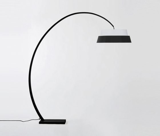 Nuala floor Lamp - Black | Luminaires sur pied | Objekto