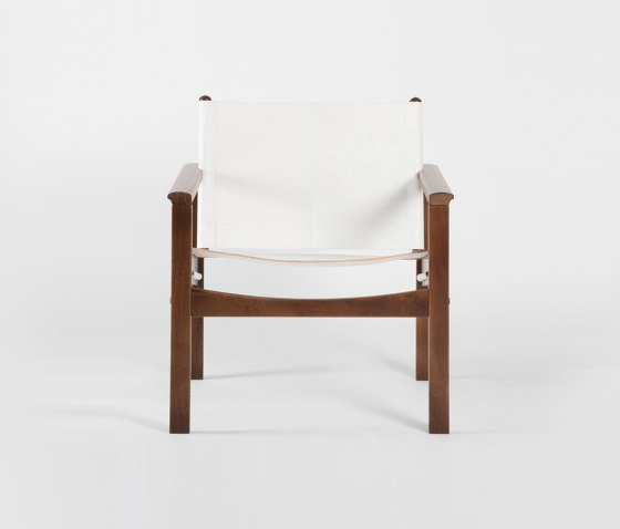 PegLev Armchair - Walnut/White | Armchairs | Objekto