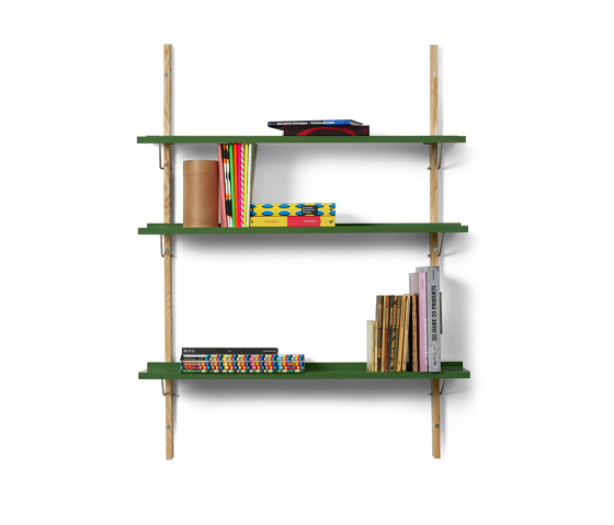 RM3 | Shelf, reseda green RAL 6011 | Shelving | Magazin®