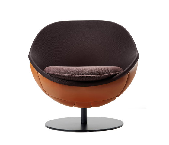lillus wembley | soccer lounge chair / dinner chair | Poltrone | lento