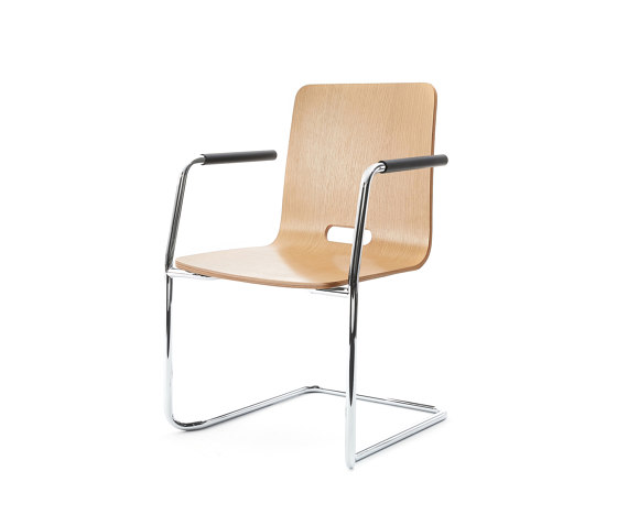 sitting smartF | Cantilever with integrated armrests | Sillas | lento