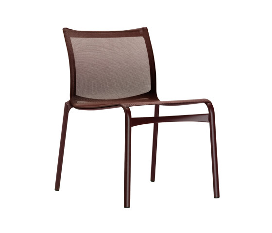 frame 52 / 458 | Chairs | Alias