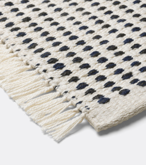 Way Runner - Off-White/Blue | Alfombras al aire libre | ferm LIVING