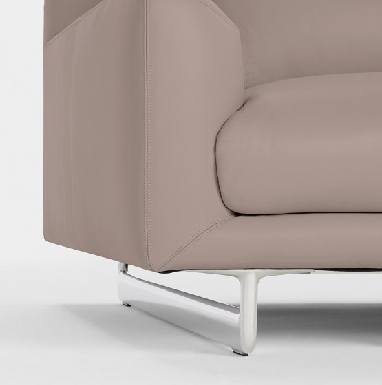 Lecco 110" Sofa | Canapés | Design Within Reach