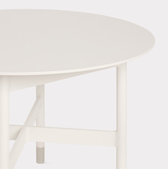 Sommer Side Table | Mesas de centro | Design Within Reach