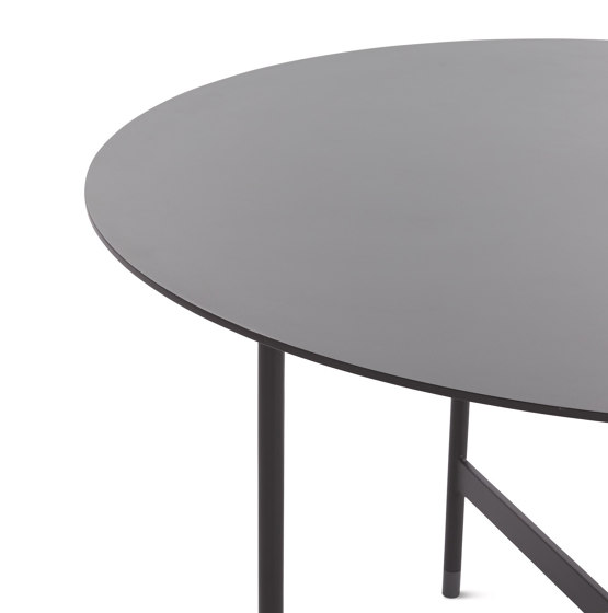 Sommer Round Dining Table | Dining tables | Design Within Reach