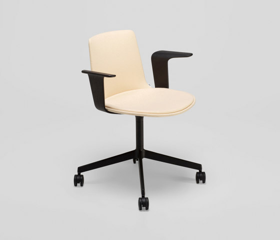 Lottus confident chair with castors | Chairs | ENEA