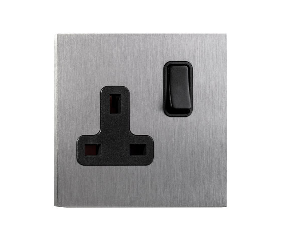Facet - Brushed nickel - UK socket | Interruptores a palanca | Atelier Luxus