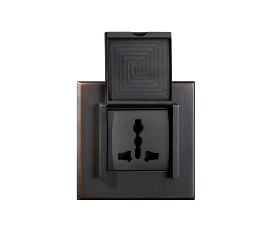 Regent - Medium bronze - Multi-standard socket with lid | Prese Schuko | Atelier Luxus