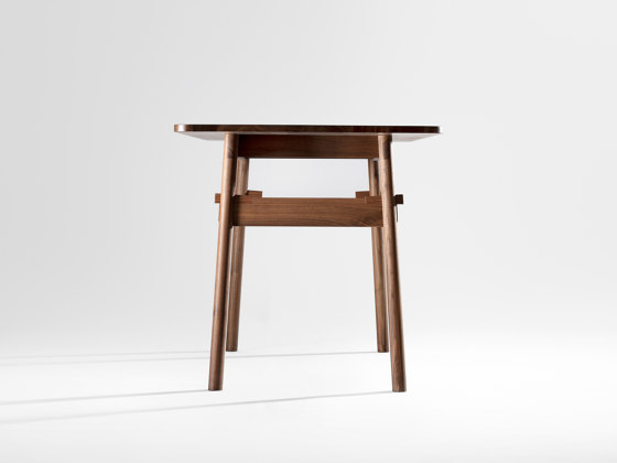 Taut | Dining tables | Zeitraum