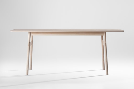 Taut | Dining tables | Zeitraum