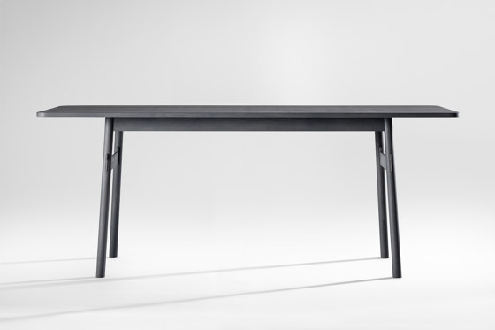 Taut | Dining tables | Zeitraum