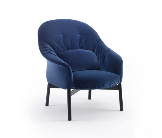 Gloria Armchair - High Backrest Version with soft quilt and small back cushion | Sillones | ARFLEX