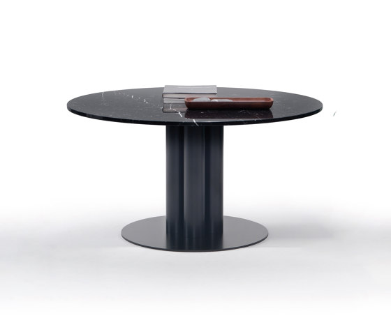 Goya | Dining tables | ARFLEX