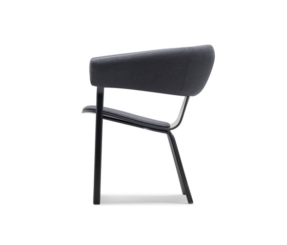 Atal lounge chair | Poltrone | Alki