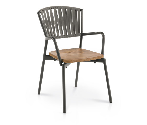 PIPER 121 Armchair | Chairs | Roda