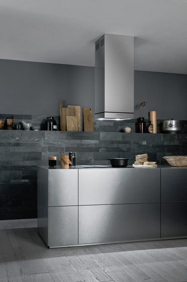 Design | Mira Black | Kitchen hoods | Falmec