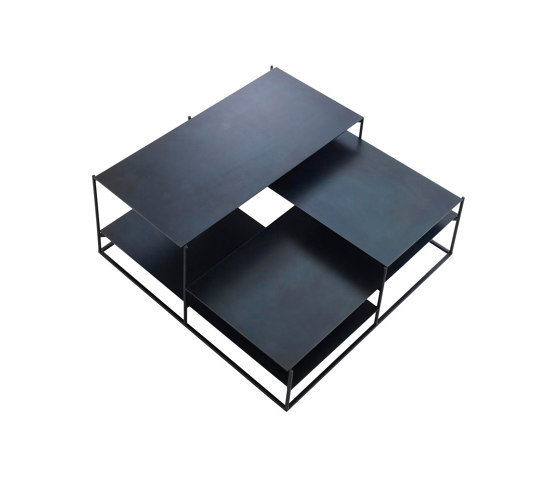 Lowlands | Tavolino Modello Piccolo Piano Acciaio Ossidato Azzurrato | Tavolini bassi | Ligne Roset