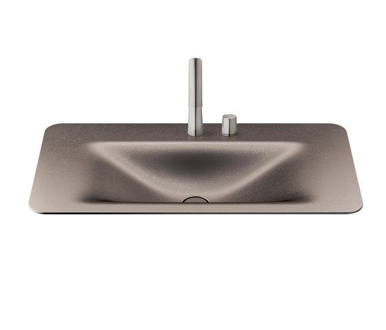BASINS | Vasque à encastrer de 900 mm et 2 trous pour mitigeur de lavabo
Shagreen Dark Metallic | Lavabos | Armani Roca