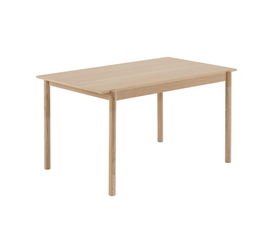 Linear Wood Table | 140 x 85 cm / 54.7 x 31.5" | Tables de repas | Muuto