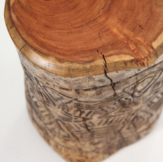 Kota Hand Carved Log Table | Beistelltische | Pfeifer Studio