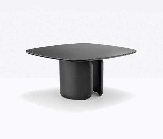 Elinor table | Dining tables | PEDRALI