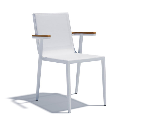 Domino
Stuhl mit Armlehne | Stühle | Atmosphera