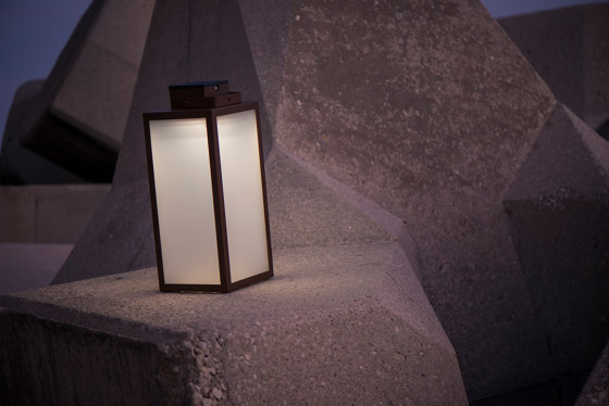 Lanterna SOLARE | LAS 600 | Lampade outdoor pavimento | LYX Luminaires