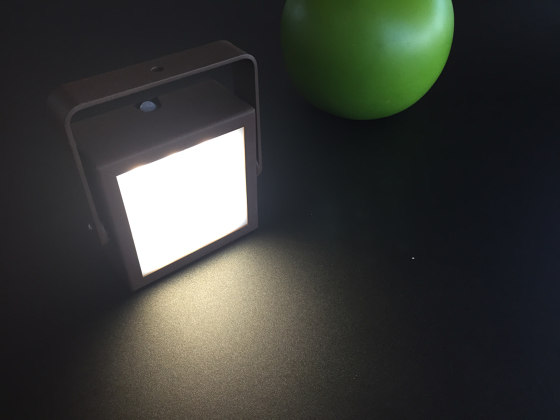 Lanterne SOLAIRE | LYXY lantern | Éclairage sol extérieur | LYX Luminaires